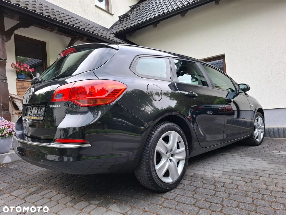 Opel Astra 1.4 Turbo Exklusiv - 29