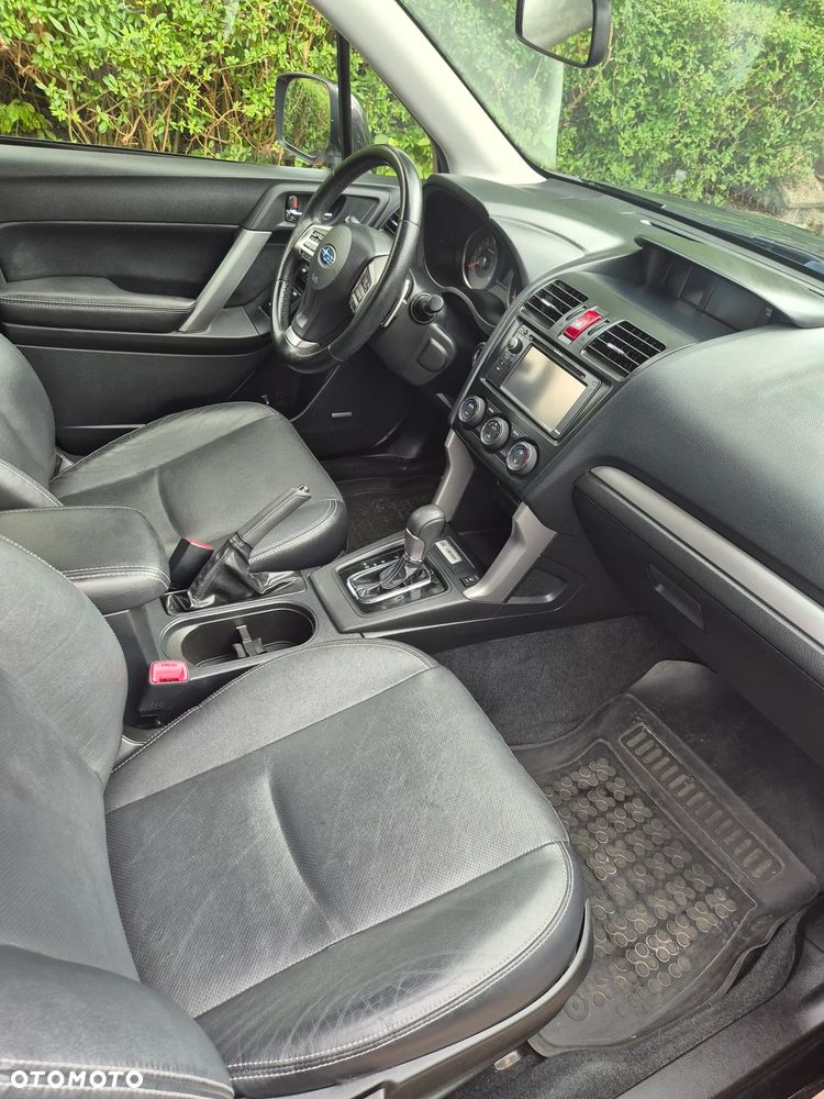 Subaru Forester 2.0XT Platinum Lineartronic - 24
