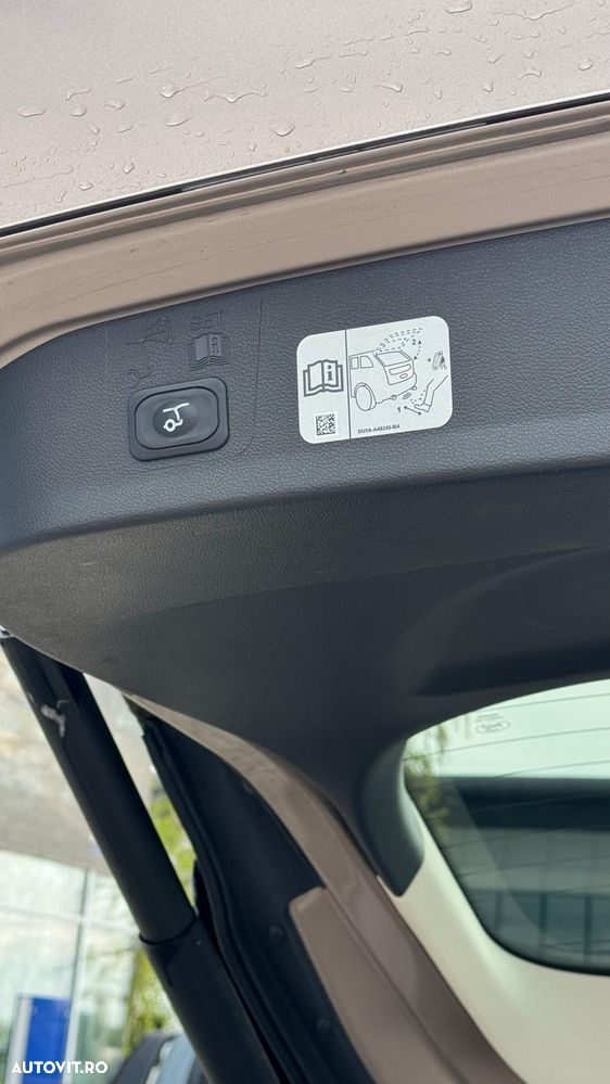 Ford Kuga 2.0 TDCi 4WD Powershift Vignale - 27