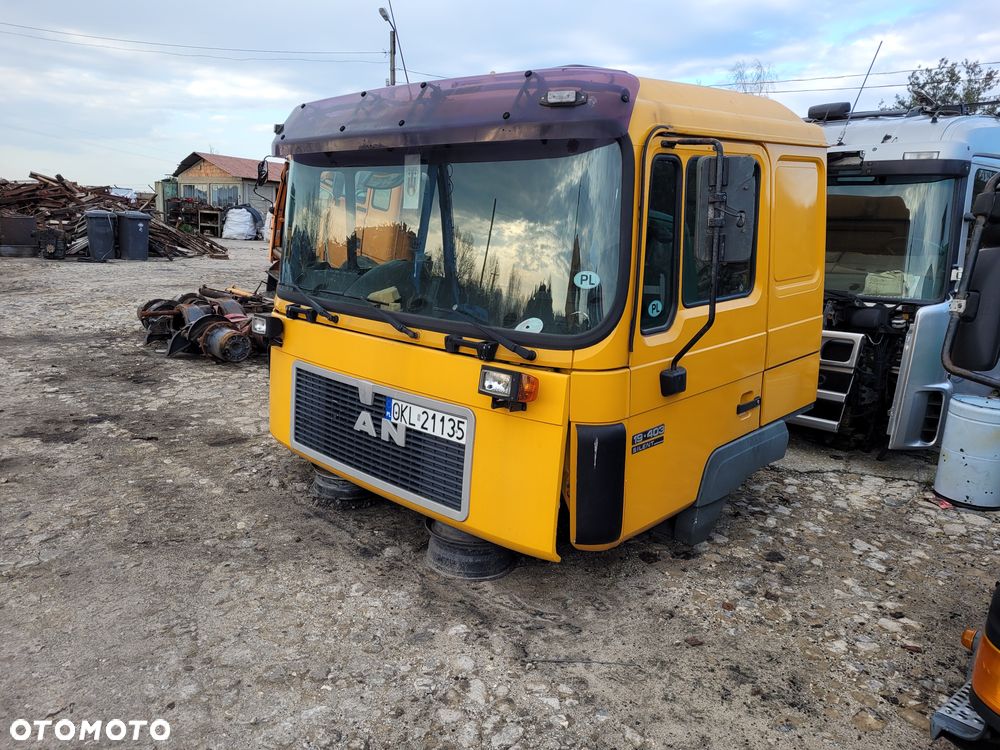 Kabina Man F2000 szeroka sypialna kompletna - 2