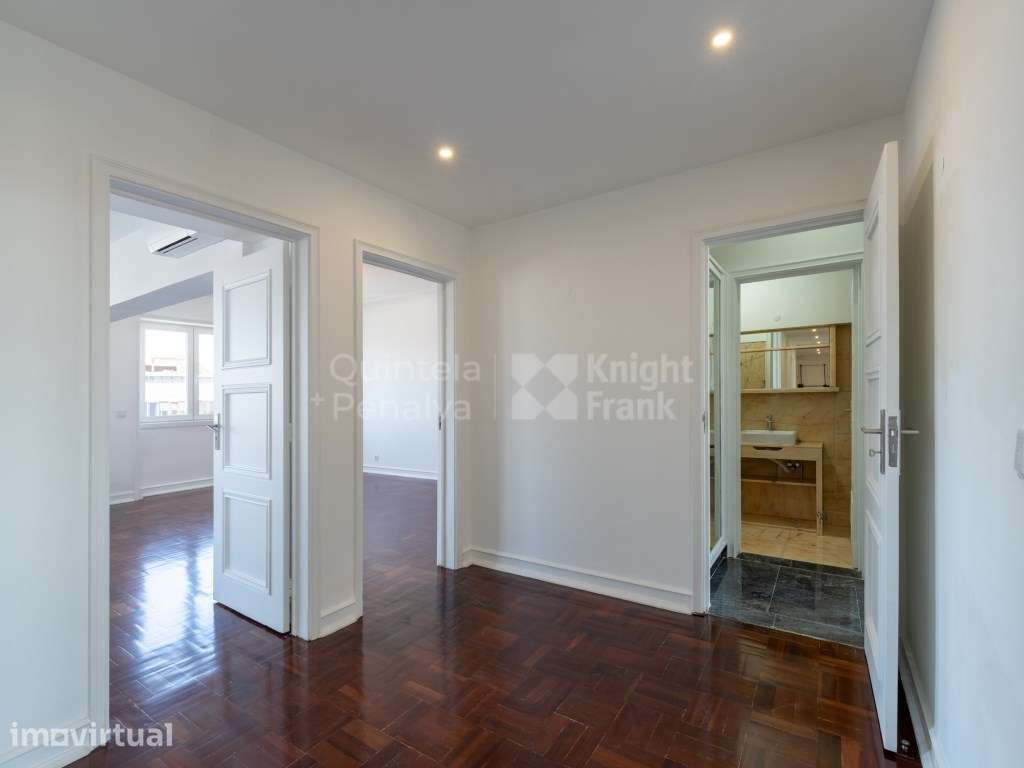 Apartamento T4+2 para arrendar sem móveis nas Avenidas Novas - Grande imagem: 5/28