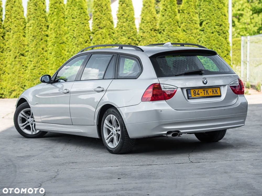 BMW Seria 3 318d DPF - 9