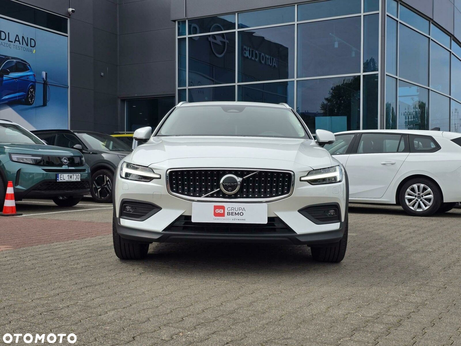 Volvo V60 Cross Country Plus B5 B AWD - 9