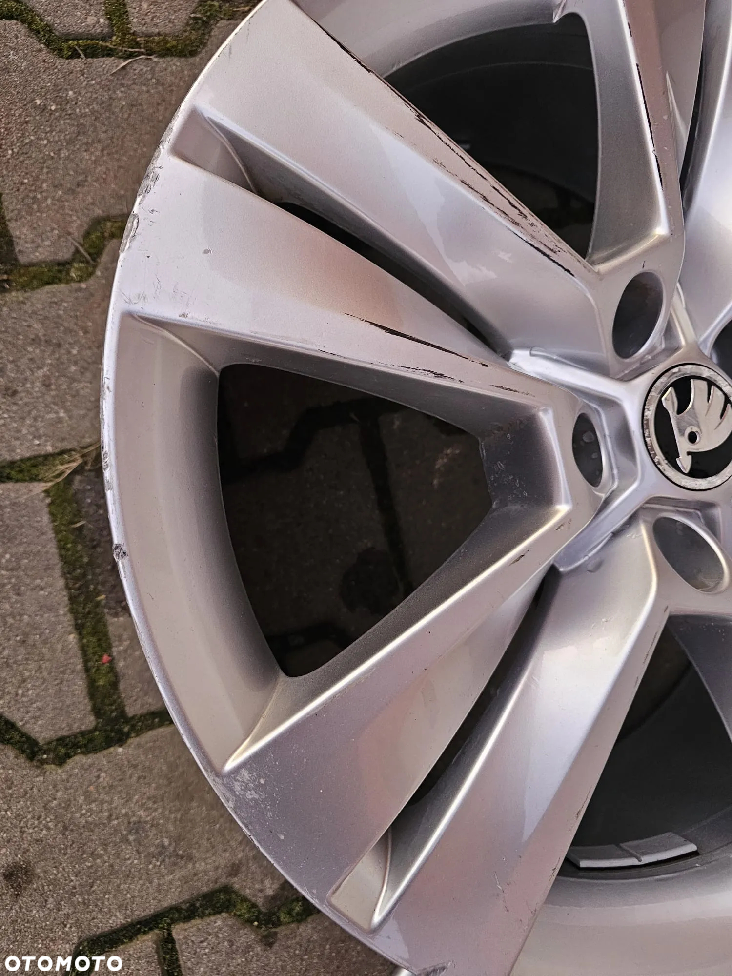 (F101) Skoda OE Karoq / 57A601025E / 7x18 ET45 5x112 - 4