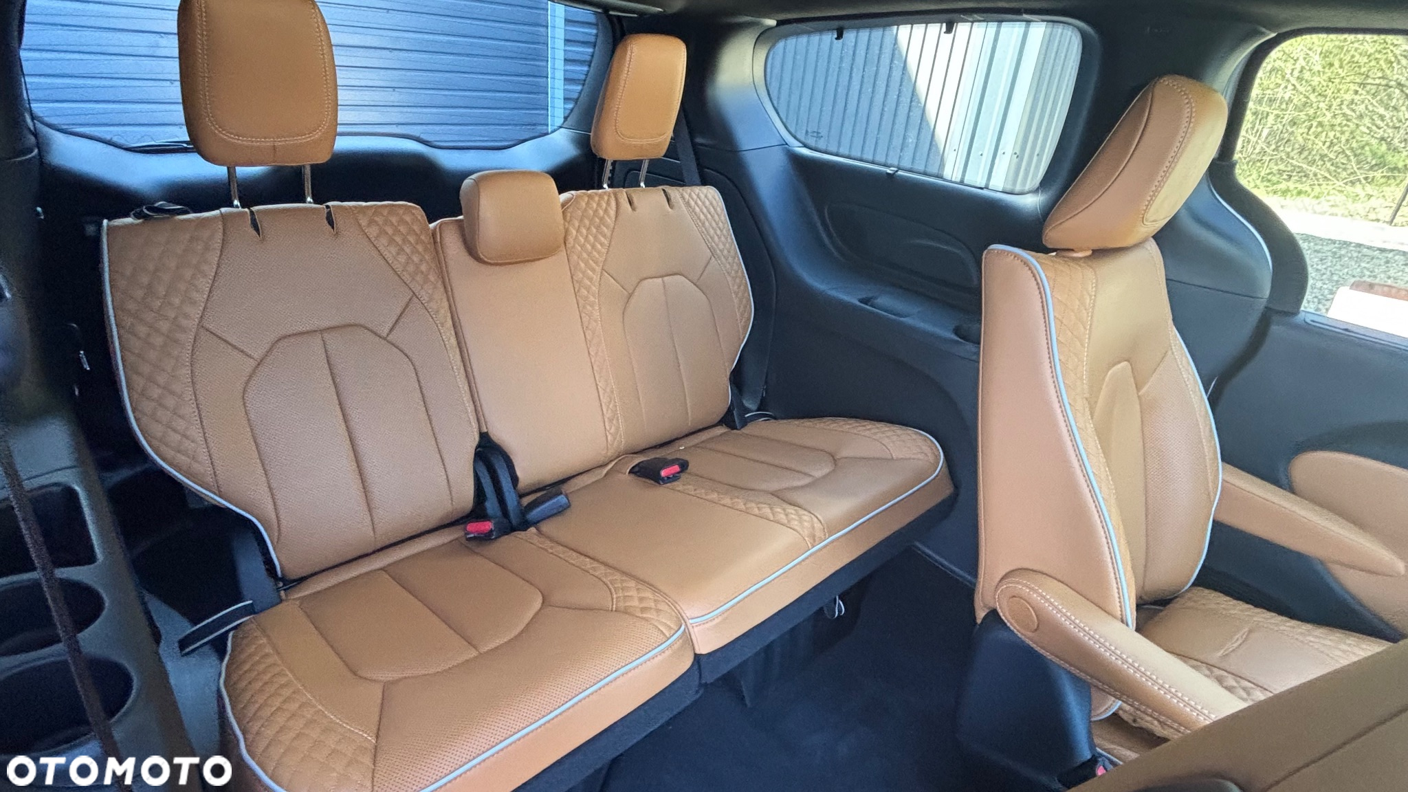 Chrysler Pacifica - 27