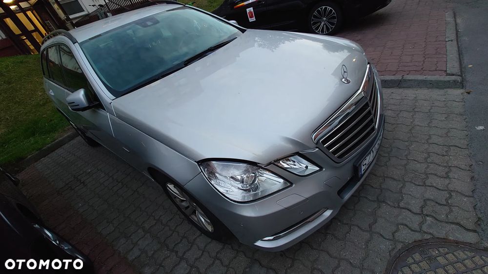 Mercedes-Benz Klasa E 220 CDI DPF BlueEFFICIENCY Automatik Avantgarde - 4