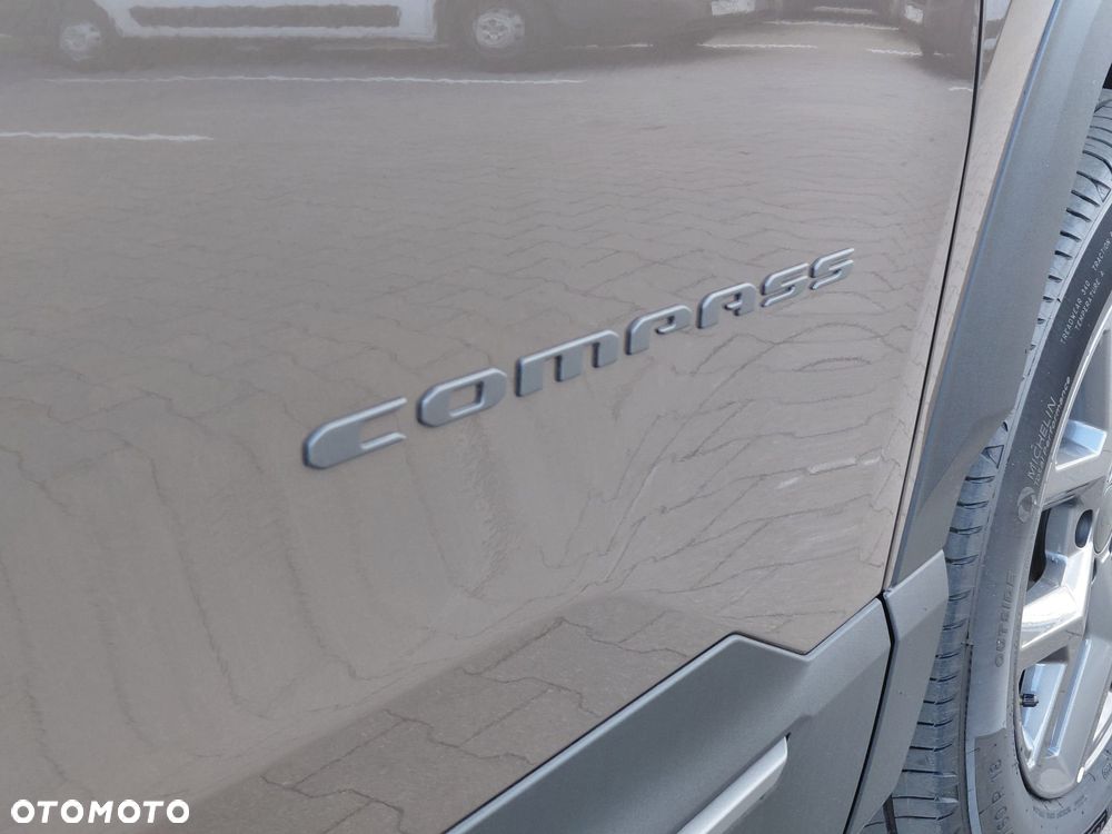 Jeep Compass 1.2 T3 mHEV Altitude FWD DCT - 36