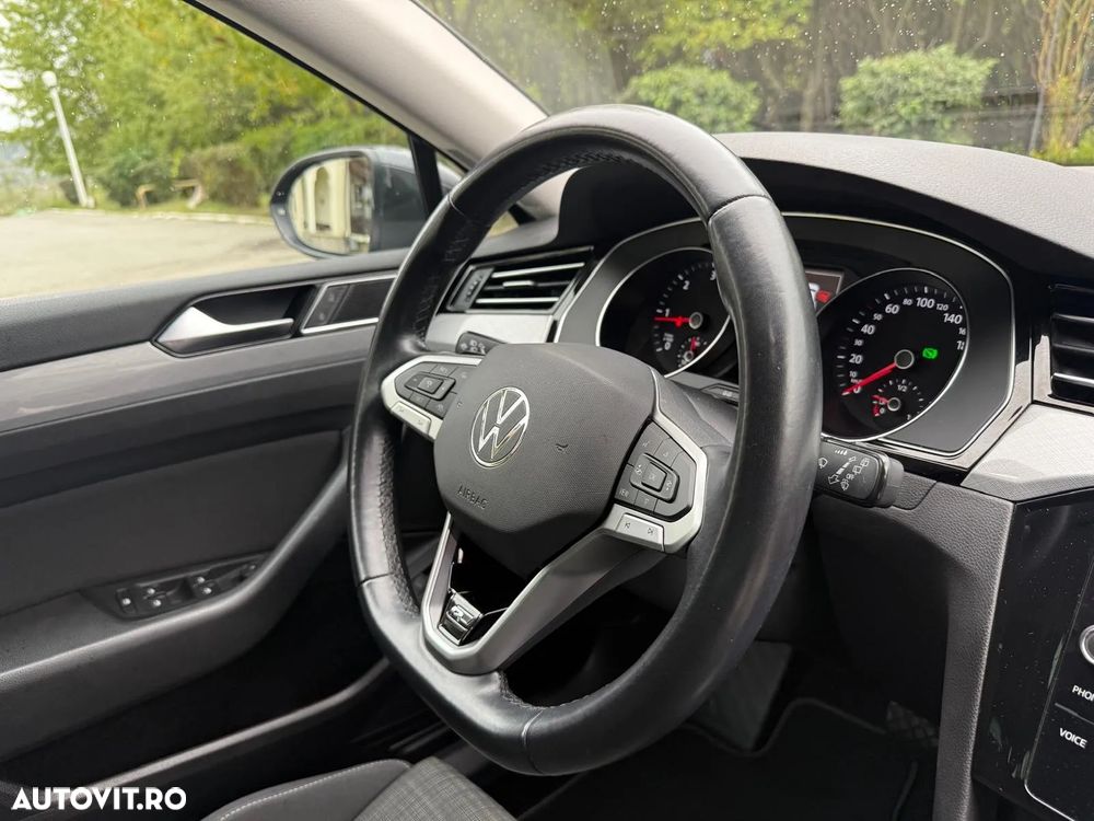 Volkswagen Passat - 25