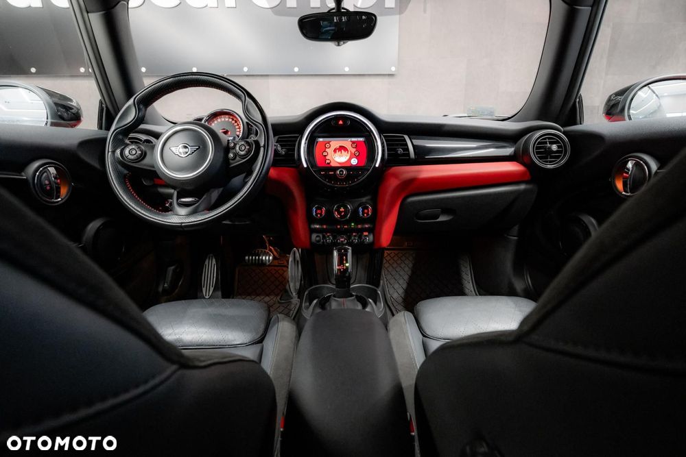 MINI John Cooper Works - 11