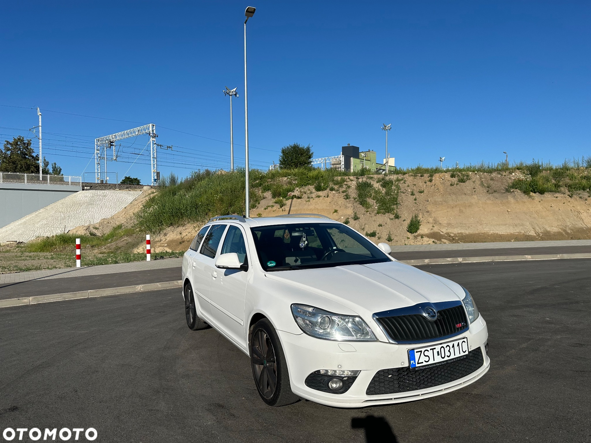Skoda Octavia 2.0 TDI CR DPF DSG RS - 9