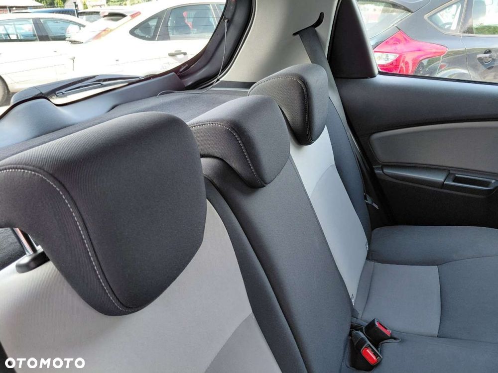 Toyota Yaris - 16