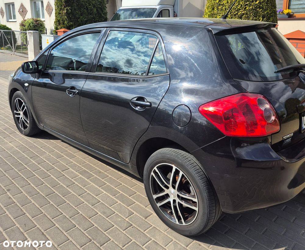 Toyota Auris 1.6 VVT-i Executive - 2