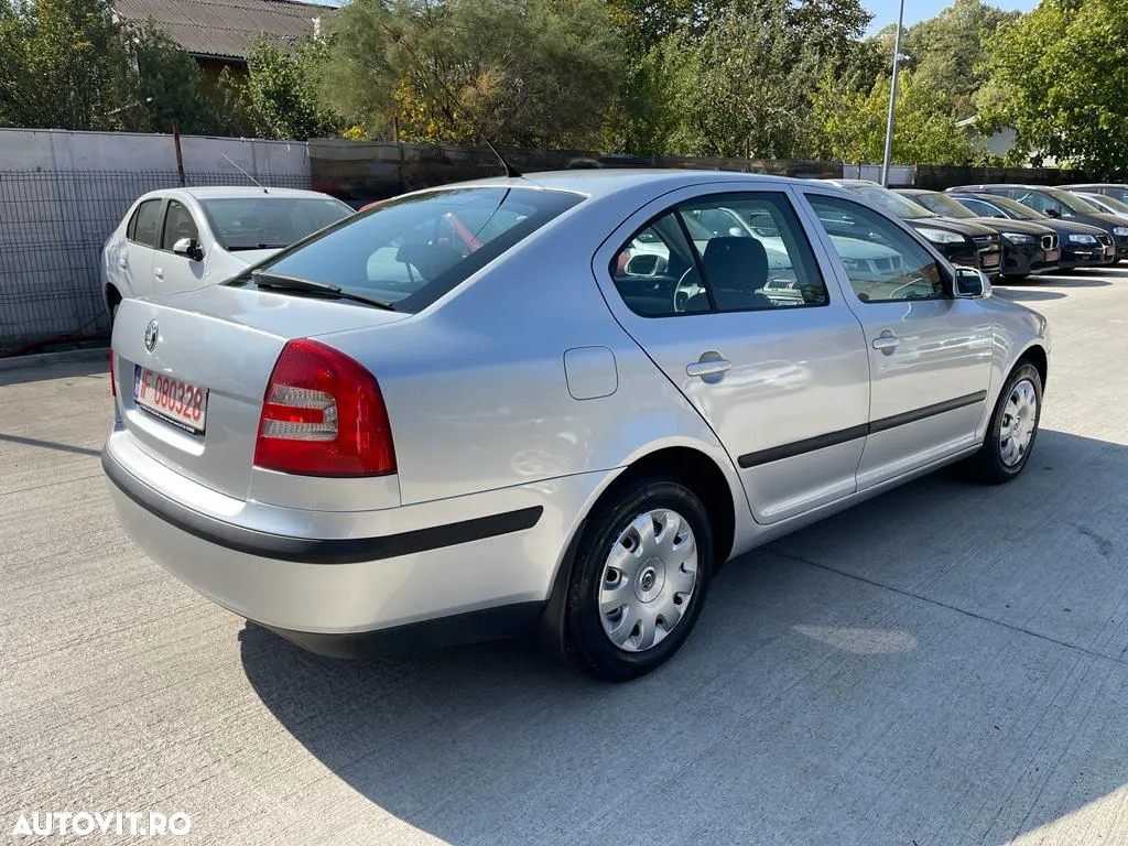 Skoda Octavia 1.6 MPI Ambiente - 4