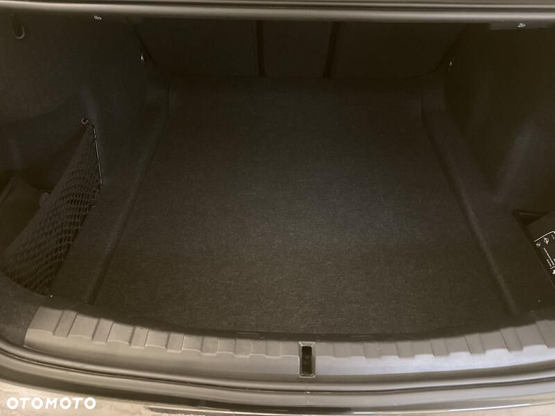 BMW Seria 3 320d mHEV - 24