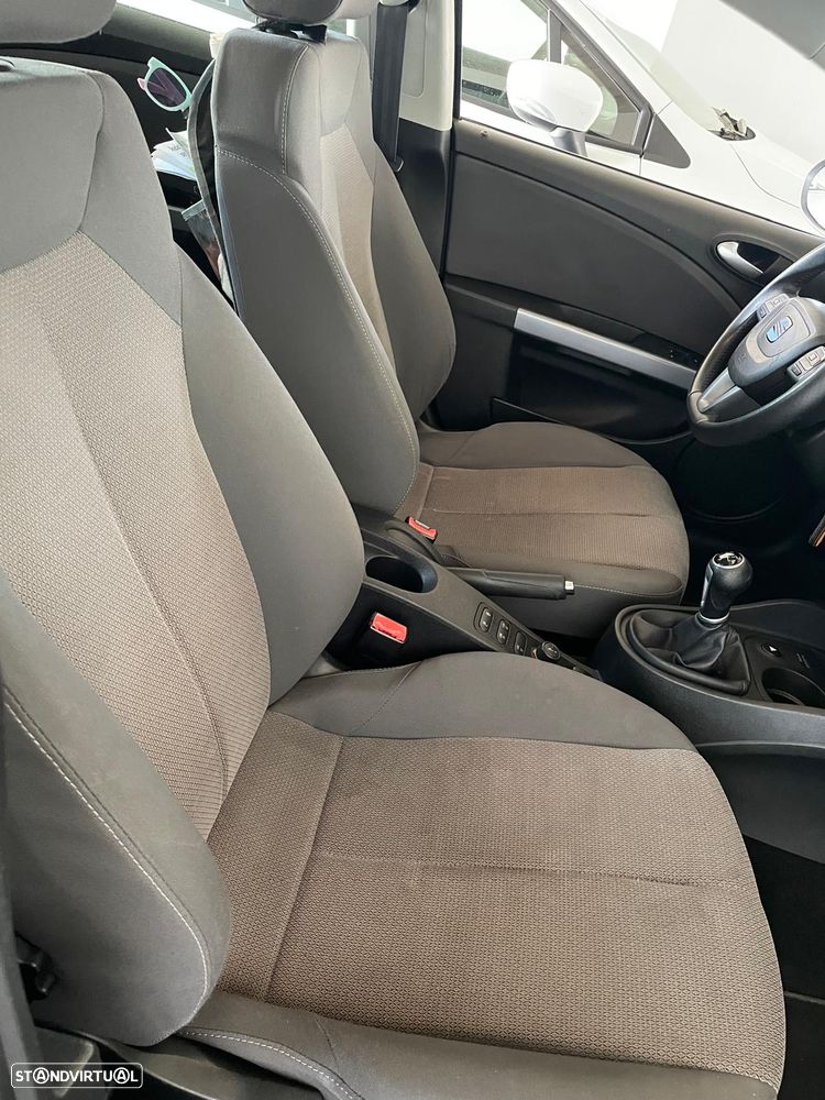SEAT Leon 1.6 TDI ECOMOTIVE Style - 15