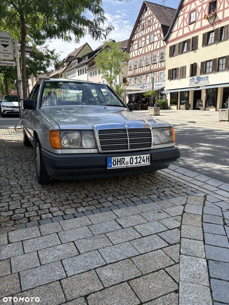 Mercedes-Benz W124