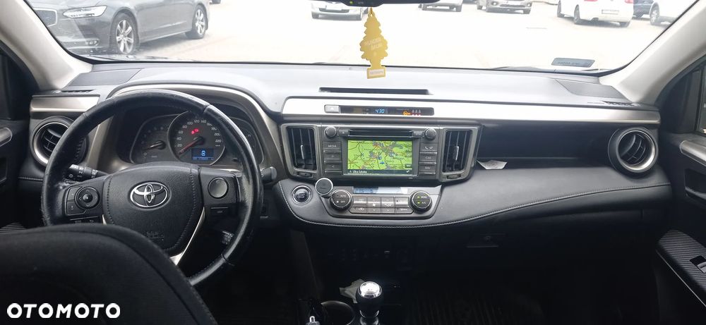 Toyota RAV4 2.0 D-4D Premium - 11