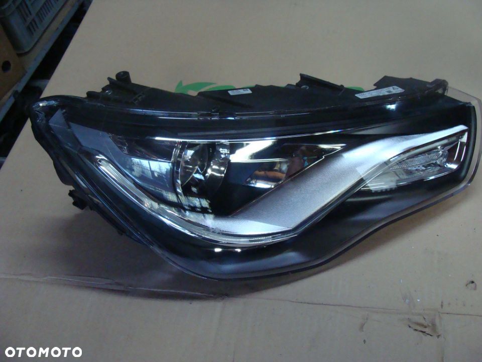 AUDI A1 8X LAMPA PRZEDNIA PRAWA BI-XENON 8X0941044 - 1