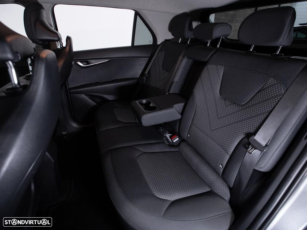 Kia Niro EV 64kWh Drive - 11