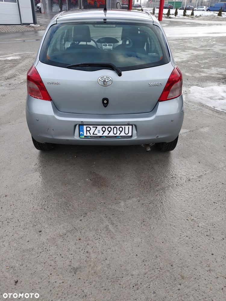 Toyota Yaris - 5