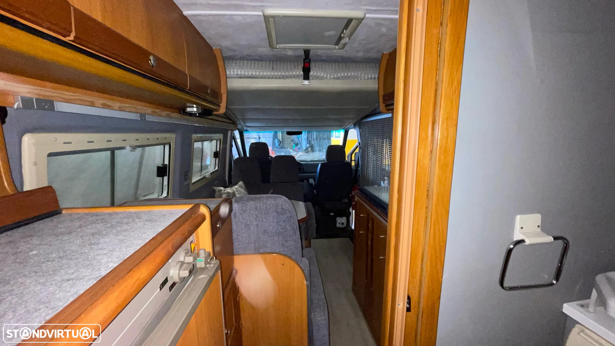 Mercedes-Benz Sprinter - 11