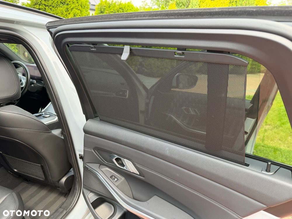 BMW Seria 3 320e M Sport sport - 16