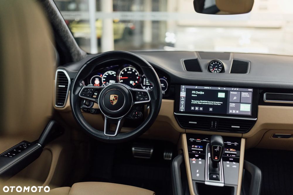 Porsche Cayenne - 29