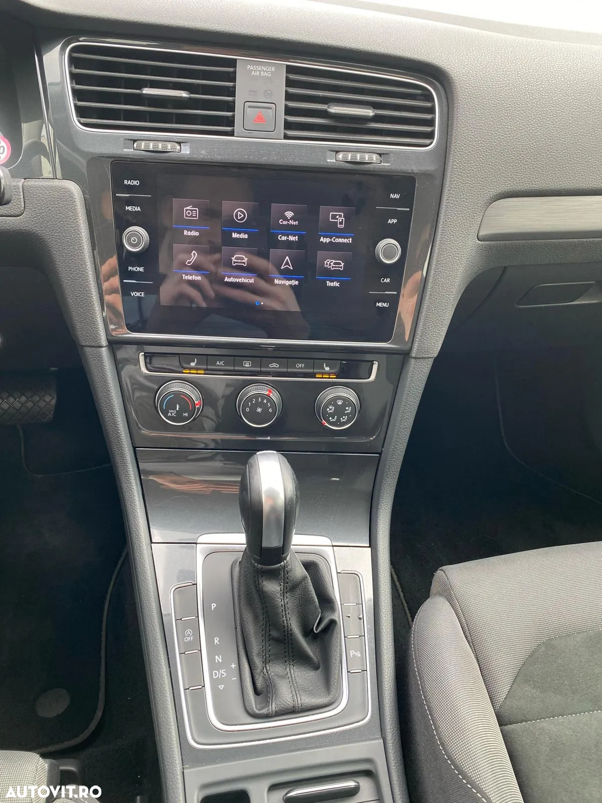 Volkswagen Golf 2.0 TDI SCR DSG Comfortline - 9