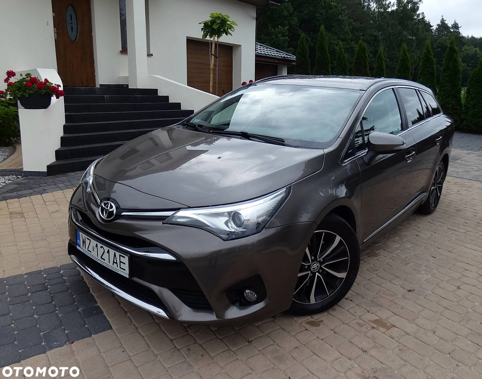 Toyota Avensis 2.0 D-4D Premium - 25