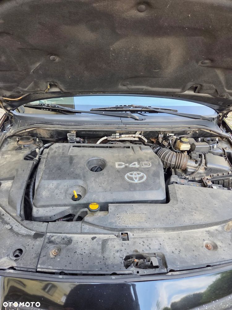 Toyota Avensis 2.0 D-4D Sol - 35