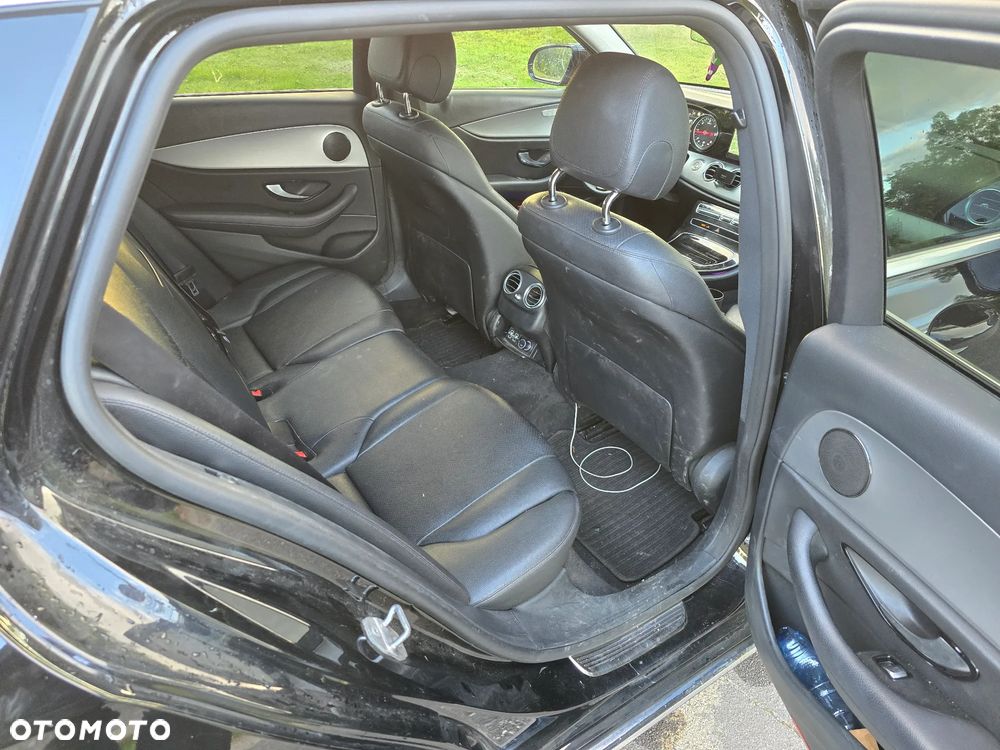 Mercedes-Benz Klasa E 200 d T 9G-TRONIC AMG Line - 8