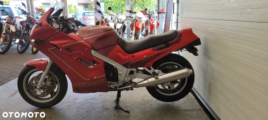Suzuki GSX - 9