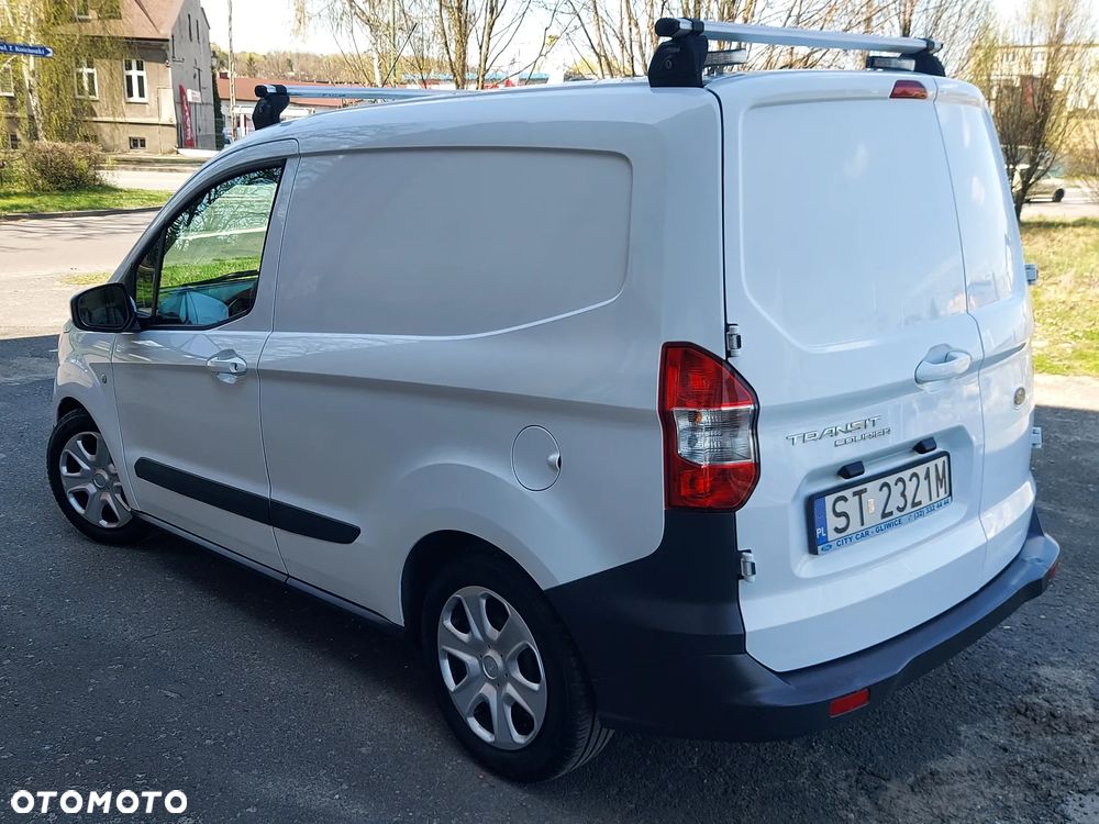 Ford COURIER - 24