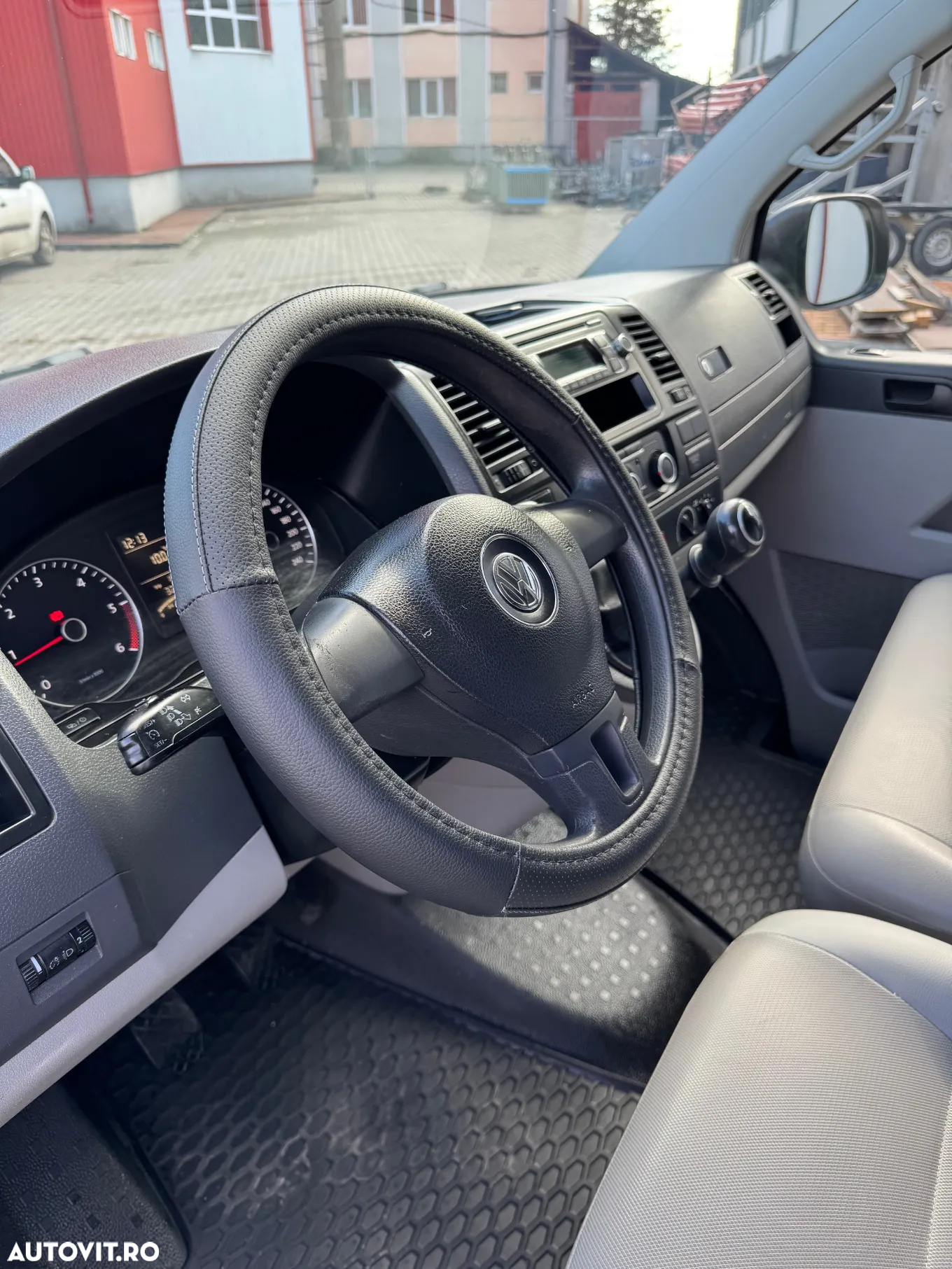 Volkswagen Transporter - 9