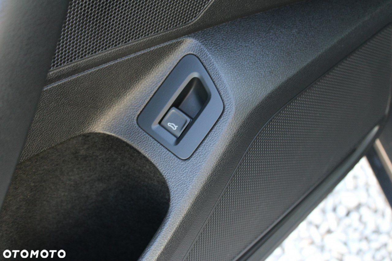 Volkswagen Passat - 16