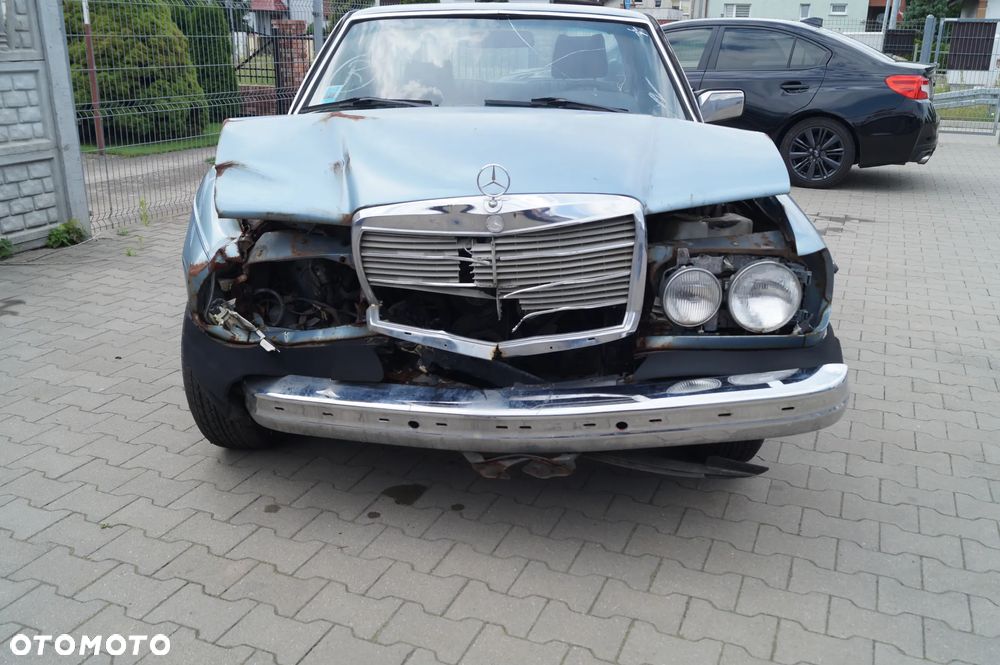 Mercedes-Benz W123 - 2