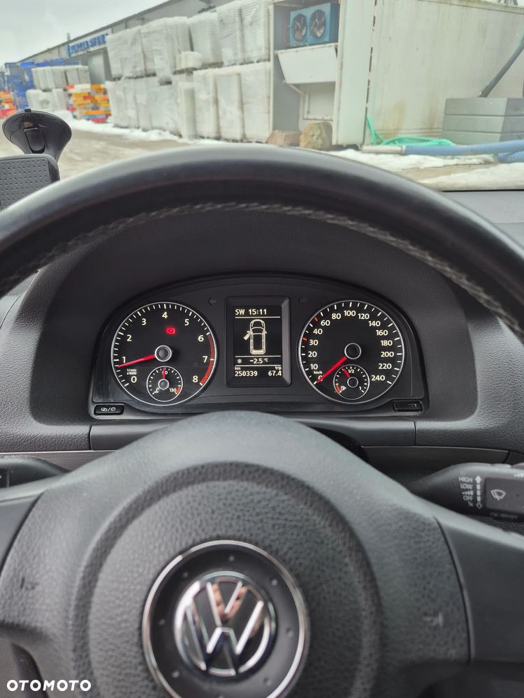 Volkswagen Touran - 9