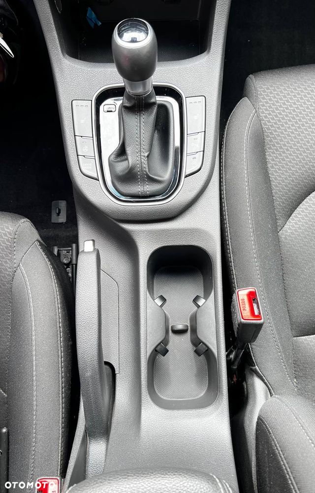 Hyundai i30 1.6 D GO Plus DCT - 11