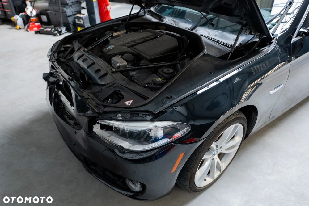 BMW Seria 5 535i xDrive - 23