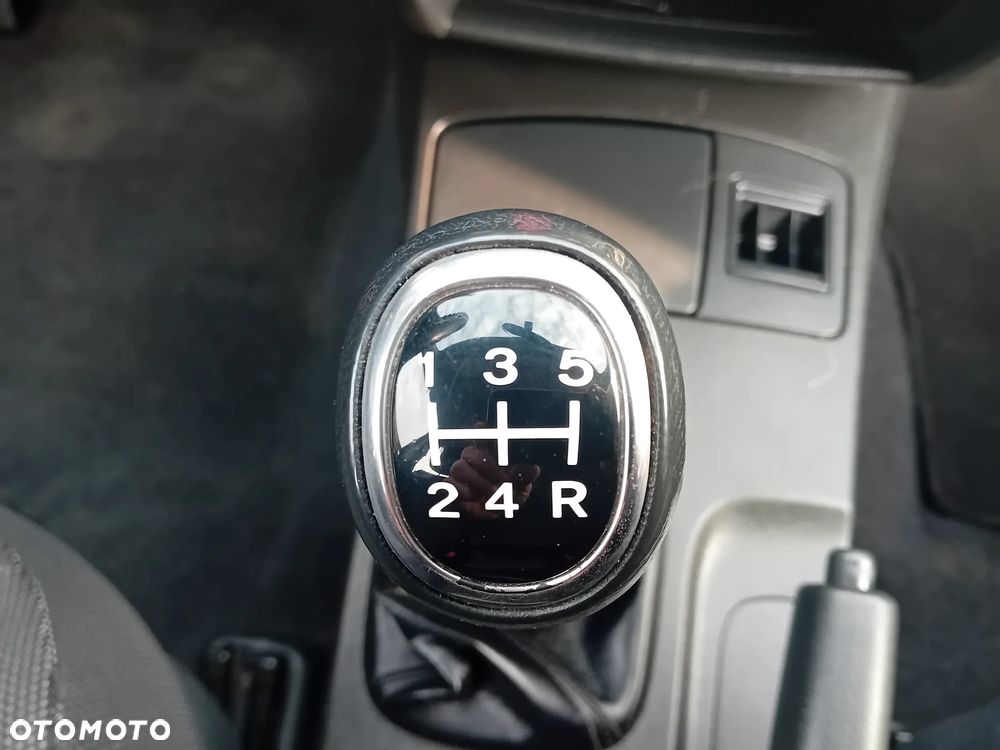 Mitsubishi Outlander - 23