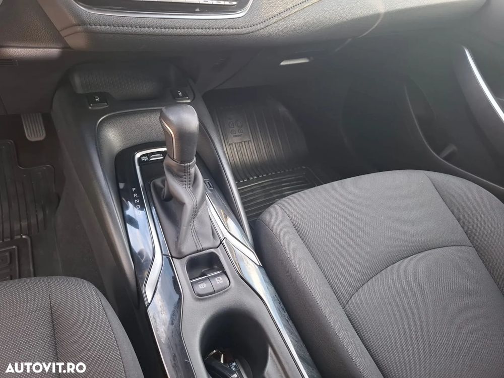 Toyota Corolla Sedan 1.8 HSD Dynamic - 11