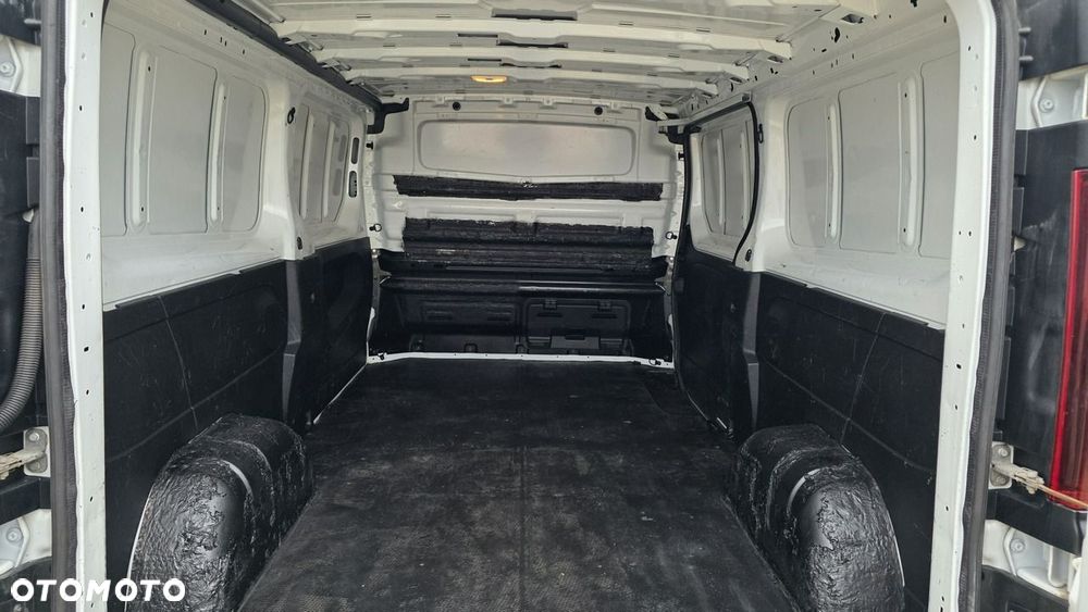 Renault Trafic - 16