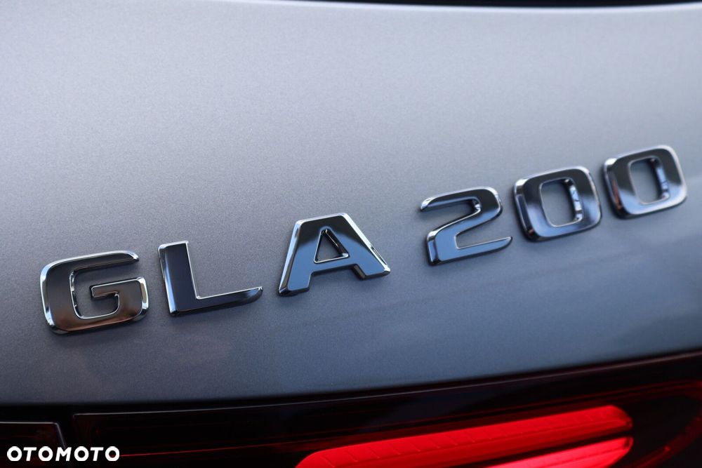 Mercedes-Benz GLA - 21