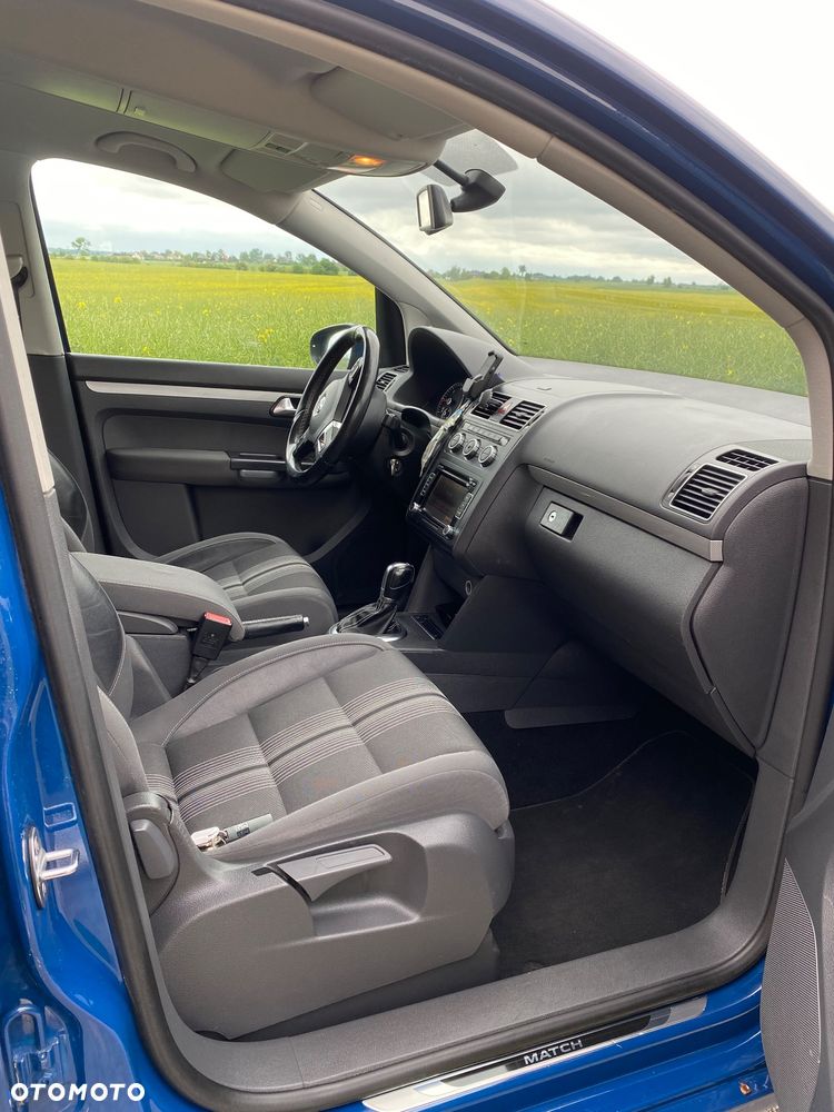Volkswagen Touran 2.0 TDI DPF DSG MATCH - 11