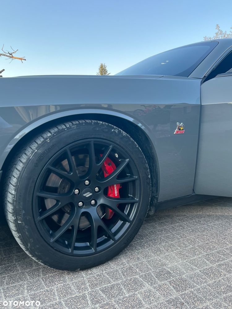 Dodge Challenger - 5