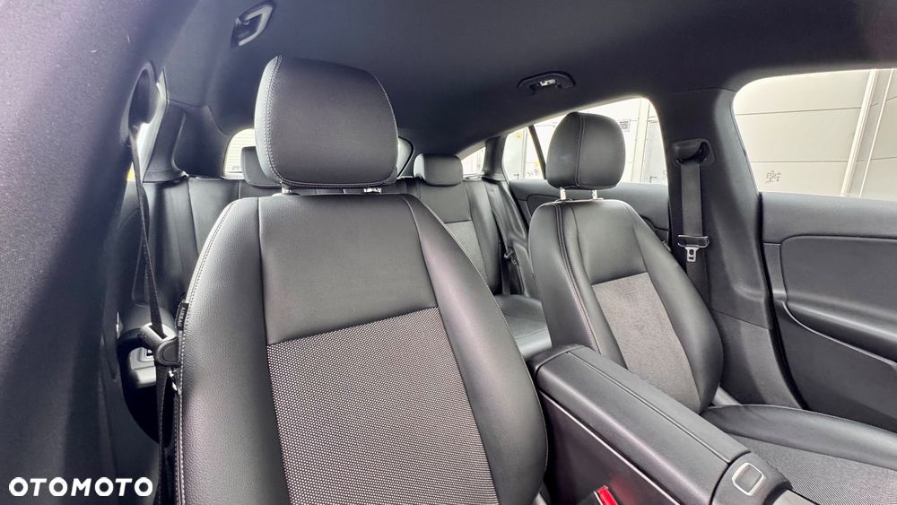 Mercedes-Benz CLA 200 7G-DCT Edition Progressive Line - 30