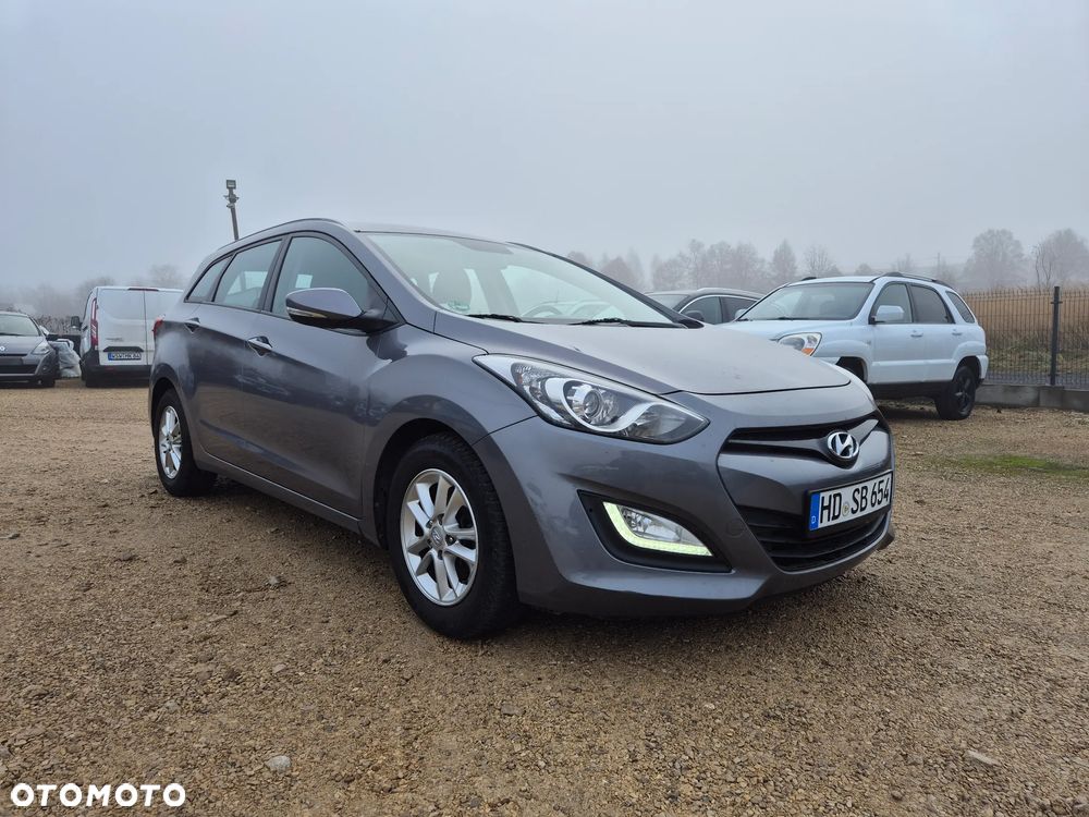Hyundai i30 blue Kombi 1.6 CRDi Style - 2