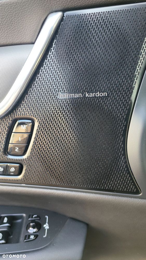 Volvo V90 T6 AWD Plug-In Hybrid Plus Dark - 22