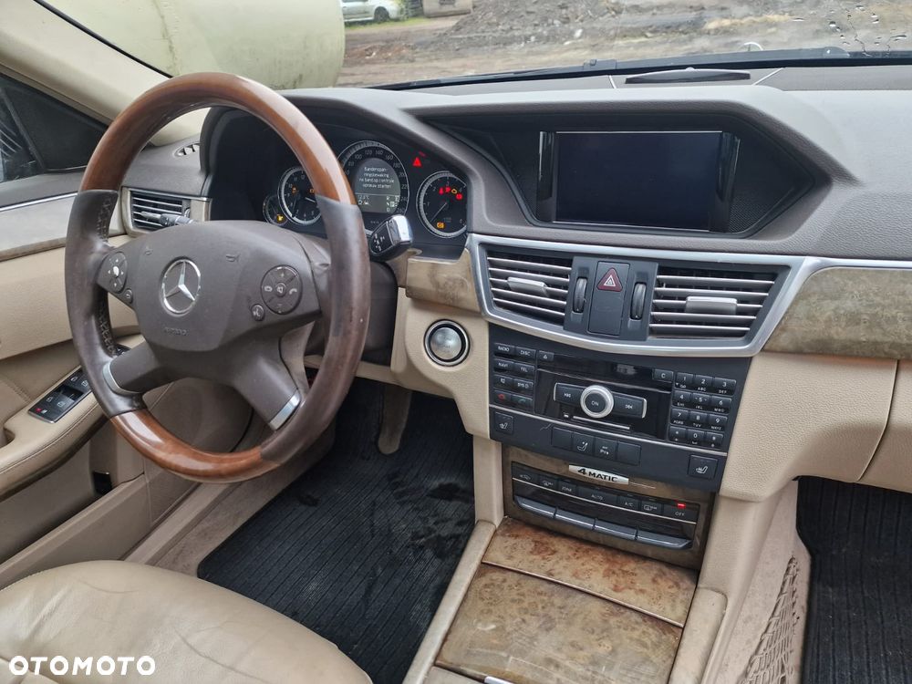 Mercedes-Benz Klasa E 350 CDI DPF 4Matic BlueEFFICIENCY 7G-TRONIC - 7