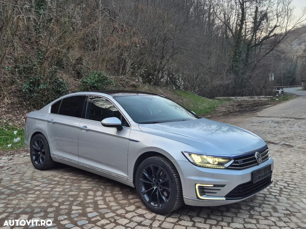 Volkswagen Passat - 4